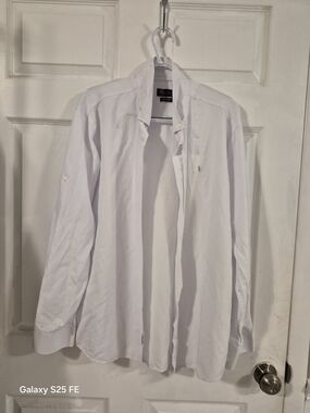 (L)Classic White Men's Button-Up Shirt